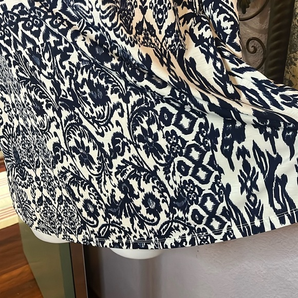 EUC White Birch Top- so cute blue/ white abstract floral print Sz S - Picture 5 of 9